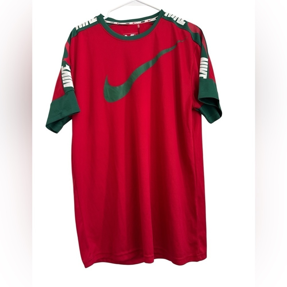 NWT Nike Men's Swoosh Short Sleeve